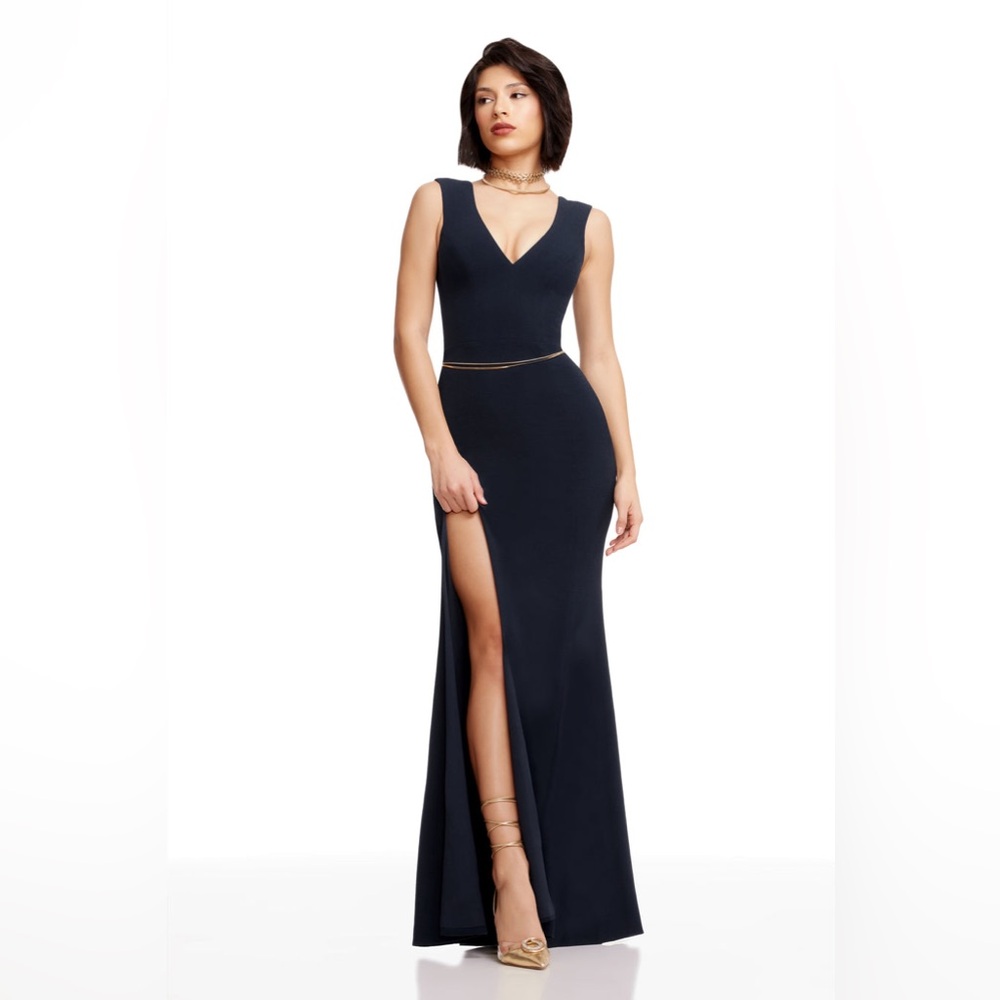 Dress the Population floor length gown in Midnight Blue Size Small New